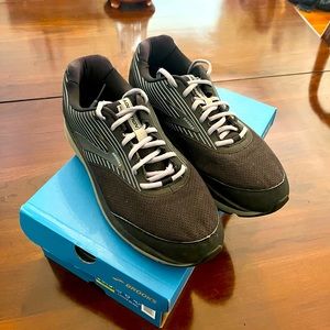 Brooks Addiction Walker Suede Shoes Men 10.5 Wide